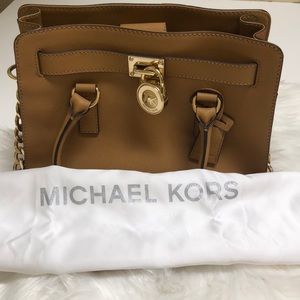 Michael Michael kors taupe shoulder bag